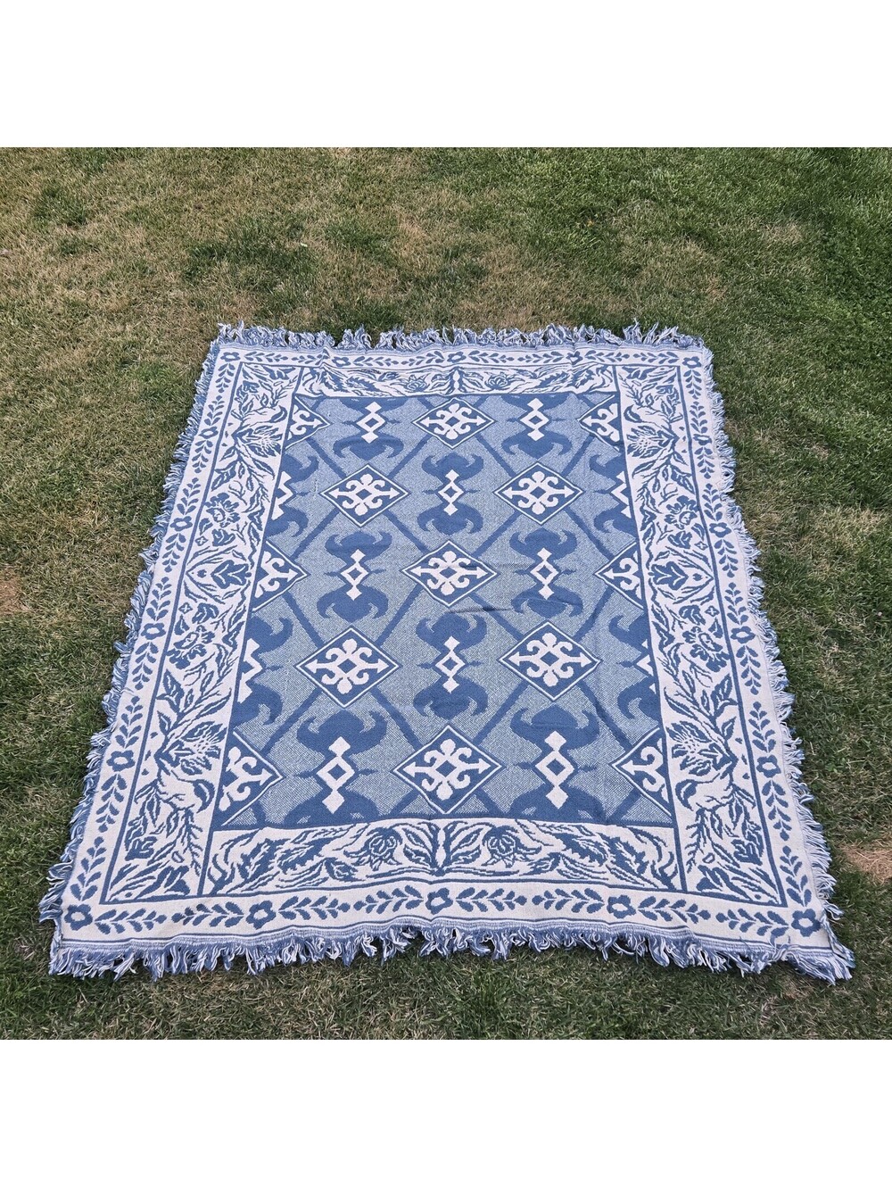 Turtle Creek Regal Wedgewood Afghan Throw Blanket 48”x60” Blue Ivory USA